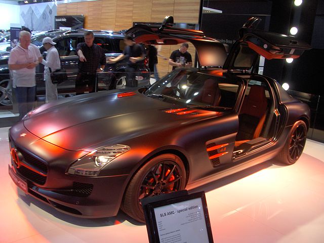 640px-Mercedes-benz_sls_amg_blackbird_-_AIMS