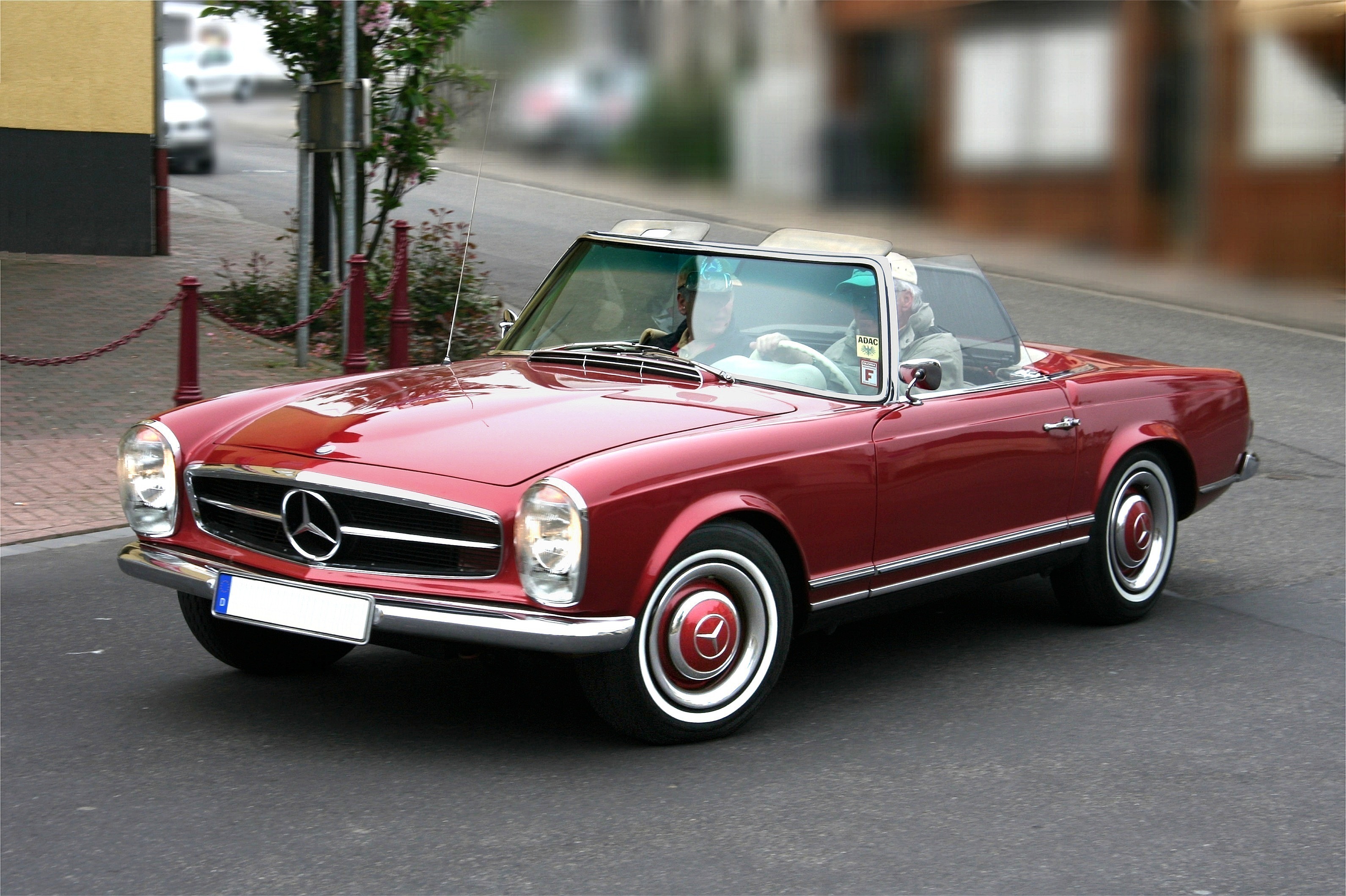 Mercedes-Benz_230_SL,_Bj._1964_(2009-05-01)