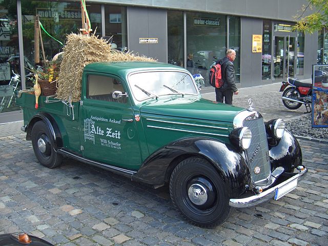 640px-Mercedes-Benz_170V_Pickup_W136_1936-1953_frontright_2009-10-04_U