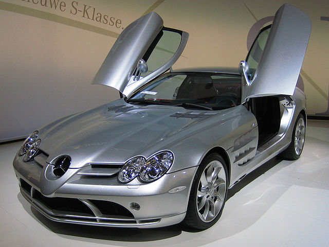 640px-Mercedes-Benz_SLR_McLaren_2_cropped