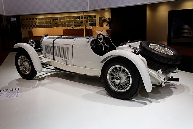 640px-Paris_-_Retromobile_2012_-_Mercedes-Benz_SSK_-_1928_-_016